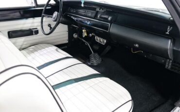 Plymouth-Road-runner-1968-Green-White-17