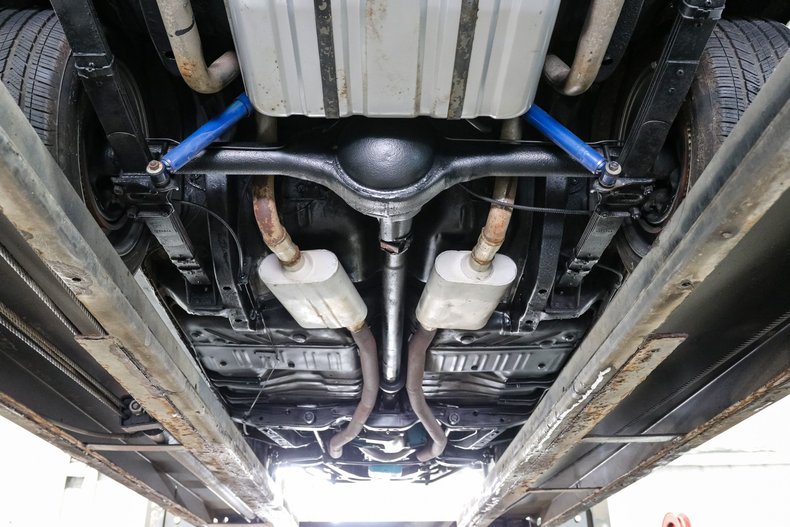 Plymouth-Road-runner-1968-Green-White-26