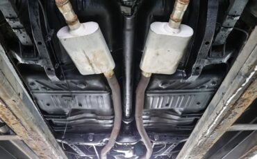 Plymouth-Road-runner-1968-Green-White-27