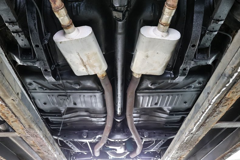 Plymouth-Road-runner-1968-Green-White-27