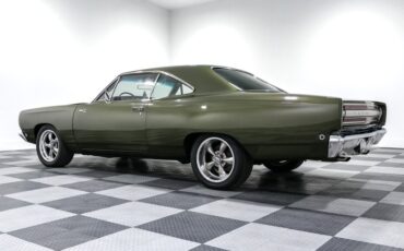 Plymouth-Road-runner-1968-Green-White-8