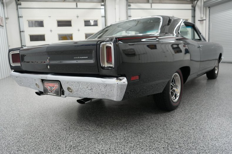 Plymouth-Road-runner-1969-Black-Velvet-Black-12