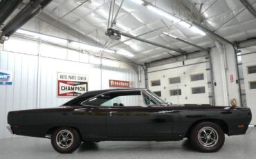 Plymouth-Road-runner-1969-Black-Velvet-Black-14