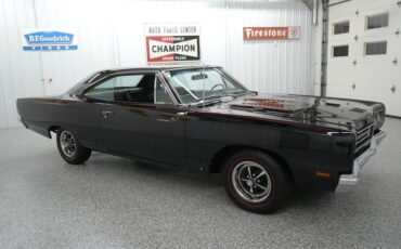 Plymouth-Road-runner-1969-Black-Velvet-Black-15