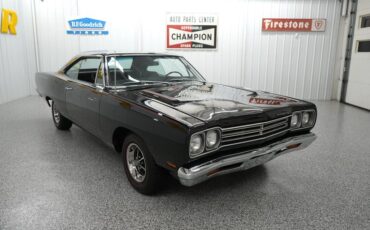 Plymouth-Road-runner-1969-Black-Velvet-Black-17