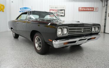 Plymouth-Road-runner-1969-Black-Velvet-Black-18
