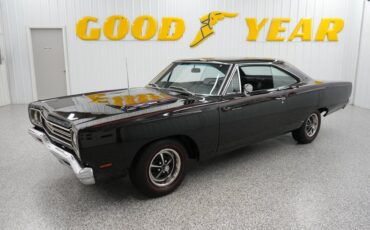 Plymouth-Road-runner-1969-Black-Velvet-Black-2