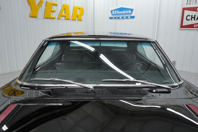 Plymouth-Road-runner-1969-Black-Velvet-Black-21