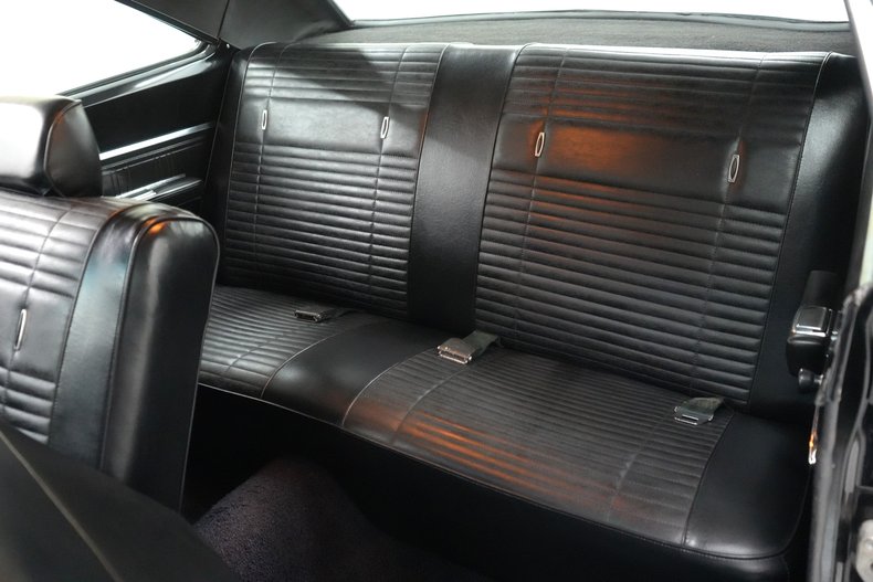 Plymouth-Road-runner-1969-Black-Velvet-Black-26