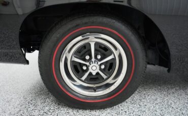 Plymouth-Road-runner-1969-Black-Velvet-Black-37