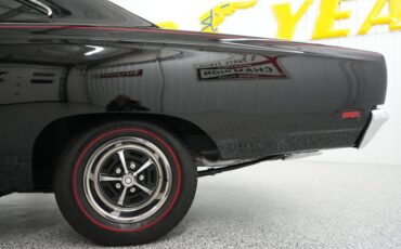 Plymouth-Road-runner-1969-Black-Velvet-Black-38
