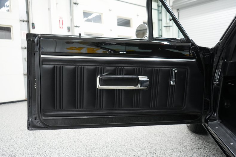 Plymouth-Road-runner-1969-Black-Velvet-Black-39