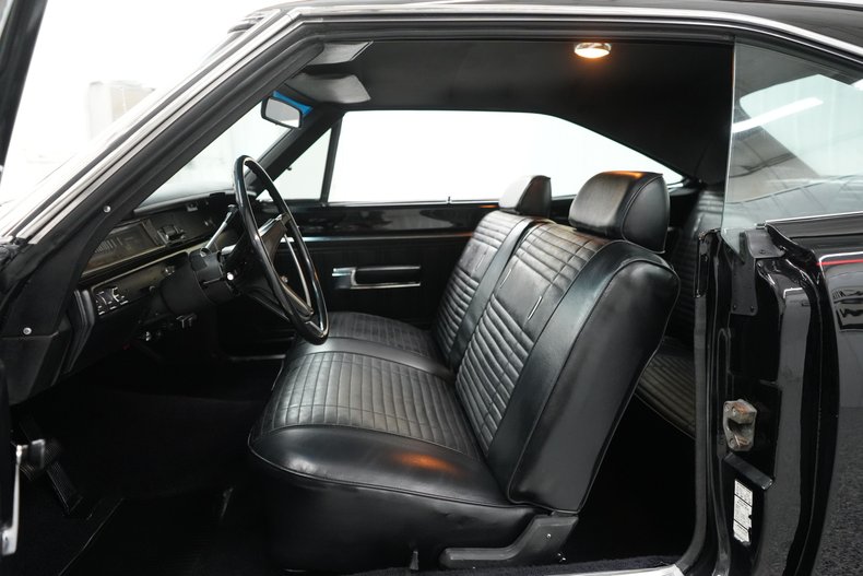 Plymouth-Road-runner-1969-Black-Velvet-Black-41