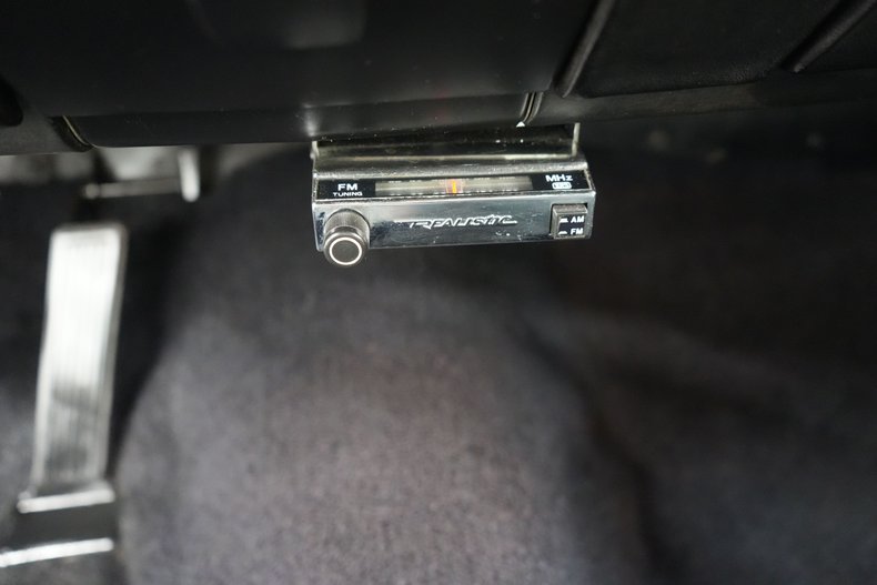 Plymouth-Road-runner-1969-Black-Velvet-Black-48