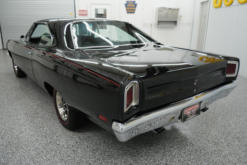 Plymouth-Road-runner-1969-Black-Velvet-Black-6