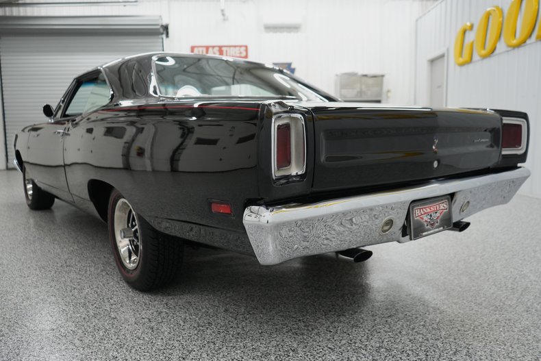 Plymouth-Road-runner-1969-Black-Velvet-Black-7