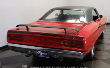 Plymouth-Road-runner-1970-Rally-Red-Black-11