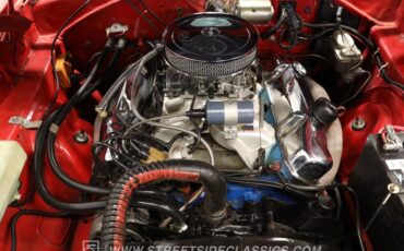 Plymouth-Road-runner-1970-Rally-Red-Black-12