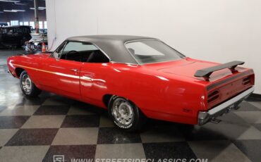 Plymouth-Road-runner-1970-Rally-Red-Black-13