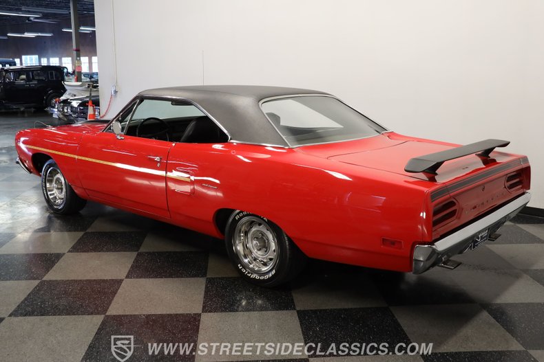 Plymouth-Road-runner-1970-Rally-Red-Black-13