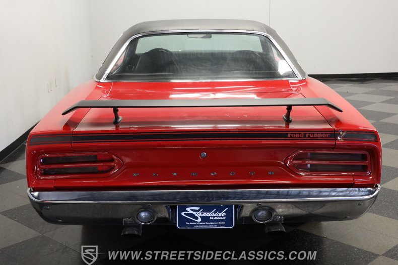 Plymouth-Road-runner-1970-Rally-Red-Black-15