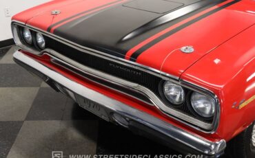 Plymouth-Road-runner-1970-Rally-Red-Black-23