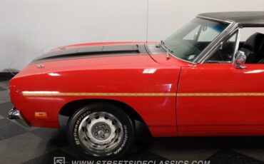 Plymouth-Road-runner-1970-Rally-Red-Black-26