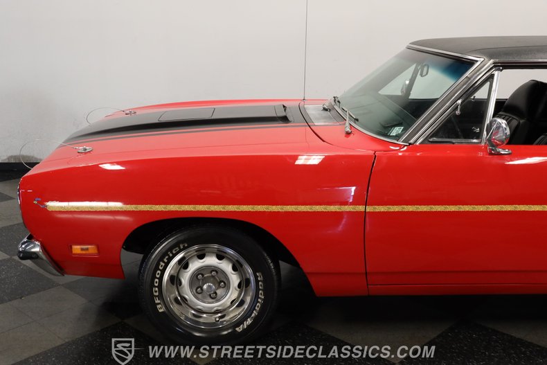 Plymouth-Road-runner-1970-Rally-Red-Black-26