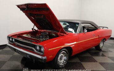 Plymouth-Road-runner-1970-Rally-Red-Black-29