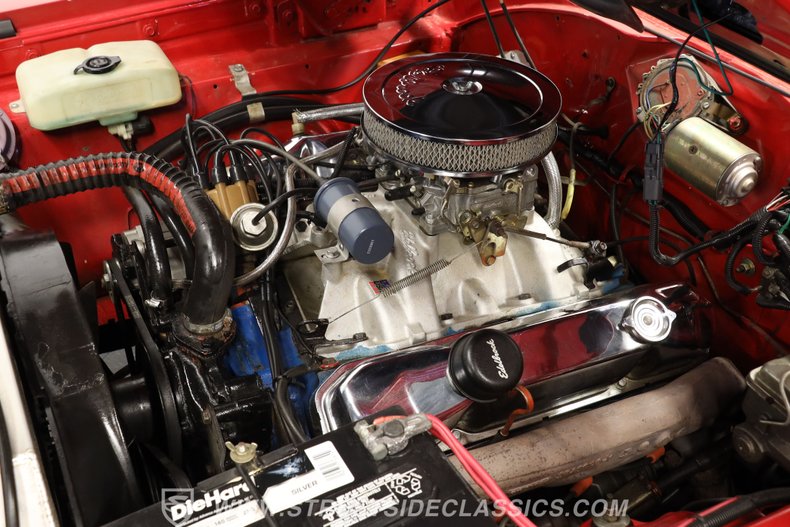 Plymouth-Road-runner-1970-Rally-Red-Black-30