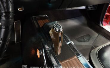 Plymouth-Road-runner-1970-Rally-Red-Black-39