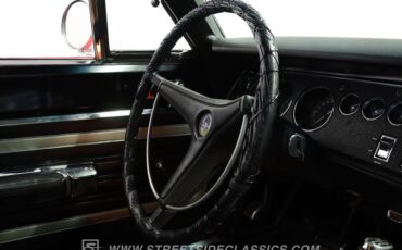 Plymouth-Road-runner-1970-Rally-Red-Black-42