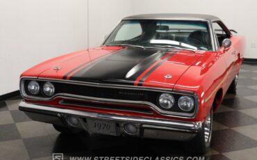 Plymouth-Road-runner-1970-Rally-Red-Black-47