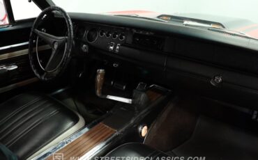 Plymouth-Road-runner-1970-Rally-Red-Black-9