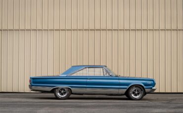 Plymouth-Satellite-1967-Bright-Blue-Pearl-White-13