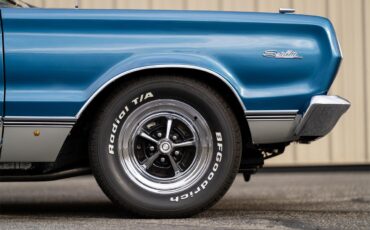 Plymouth-Satellite-1967-Bright-Blue-Pearl-White-15