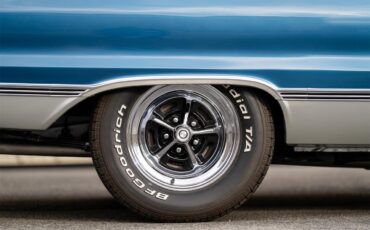 Plymouth-Satellite-1967-Bright-Blue-Pearl-White-16