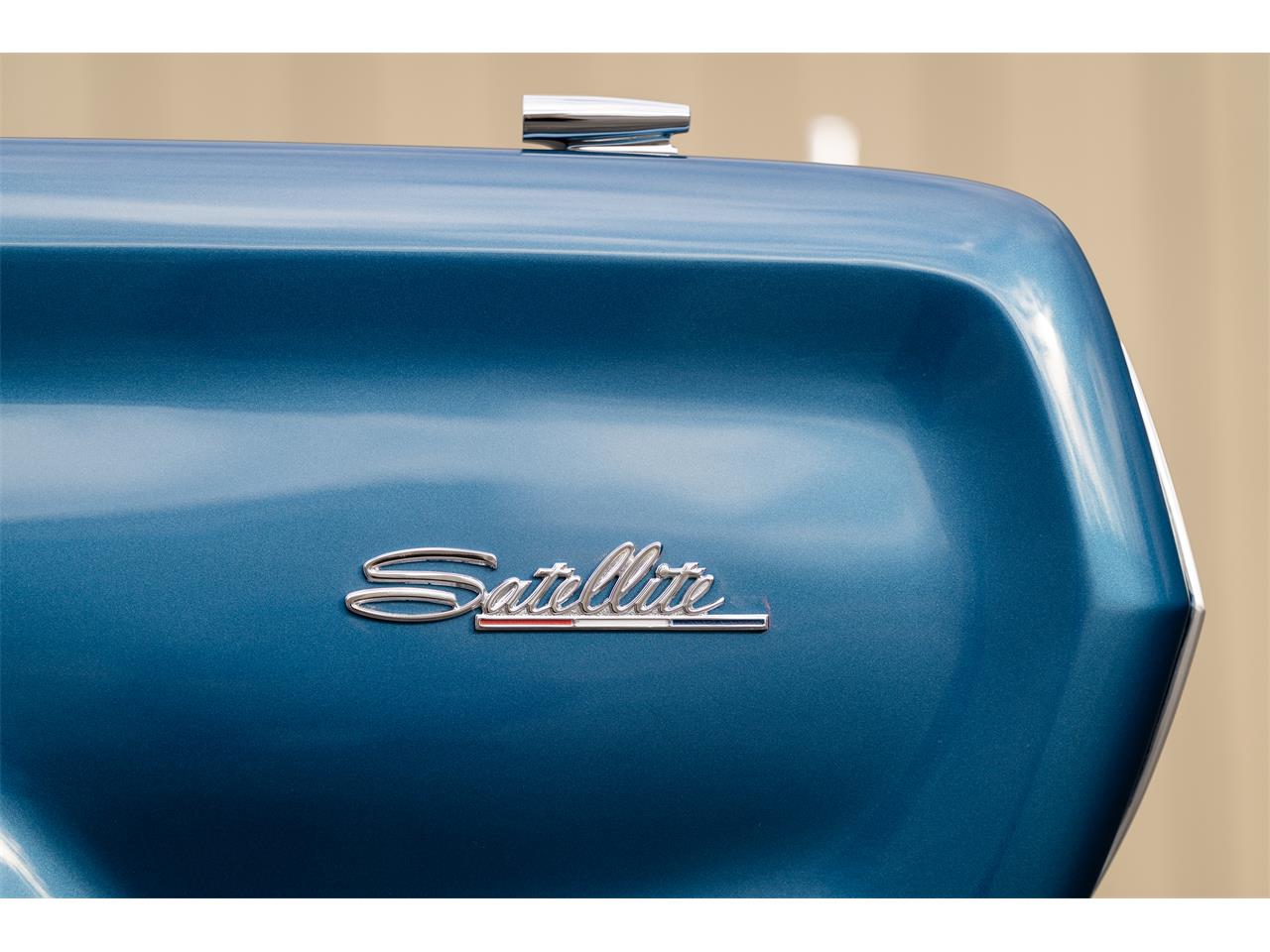 Plymouth-Satellite-1967-Bright-Blue-Pearl-White-17