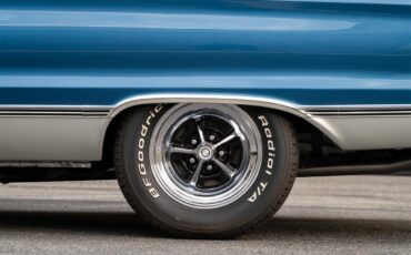 Plymouth-Satellite-1967-Bright-Blue-Pearl-White-18