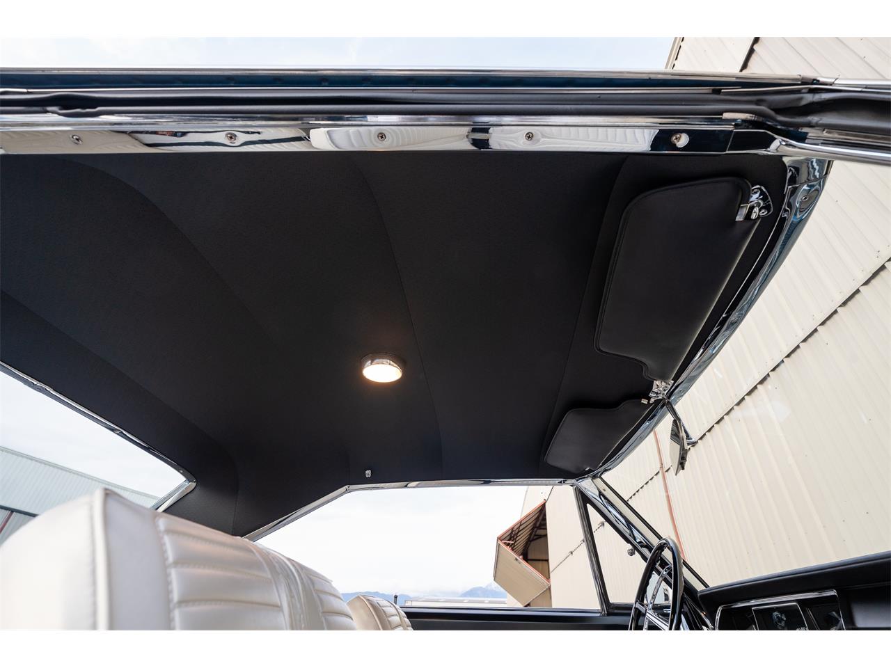 Plymouth-Satellite-1967-Bright-Blue-Pearl-White-30