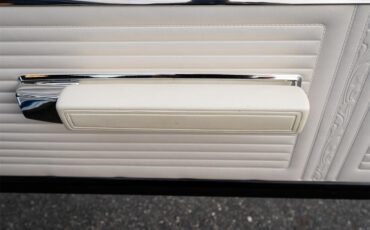 Plymouth-Satellite-1967-Bright-Blue-Pearl-White-31