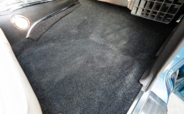 Plymouth-Satellite-1967-Bright-Blue-Pearl-White-32