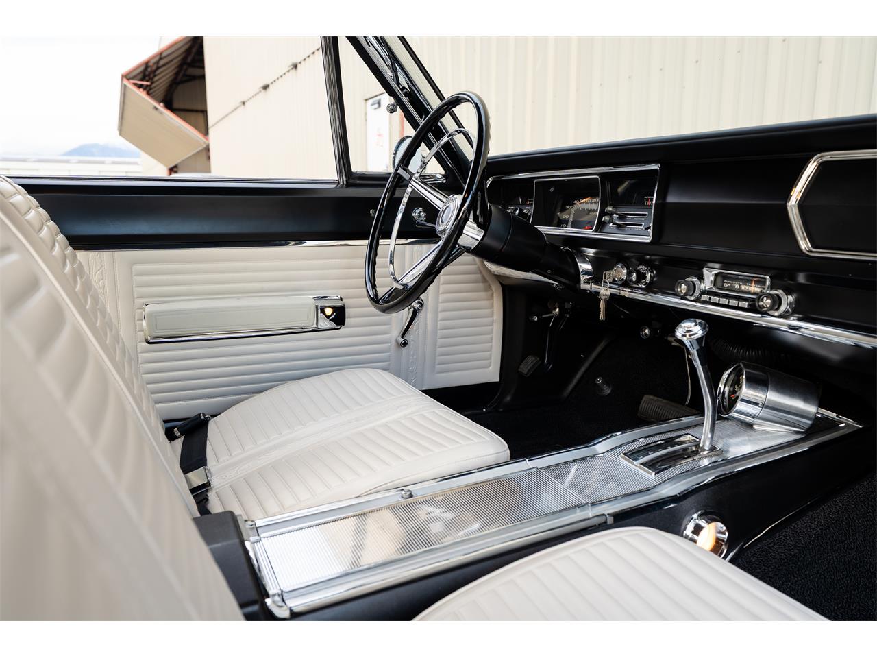 Plymouth-Satellite-1967-Bright-Blue-Pearl-White-34