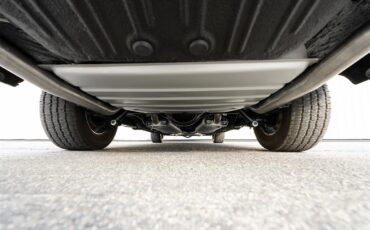 Plymouth-Satellite-1967-Bright-Blue-Pearl-White-39