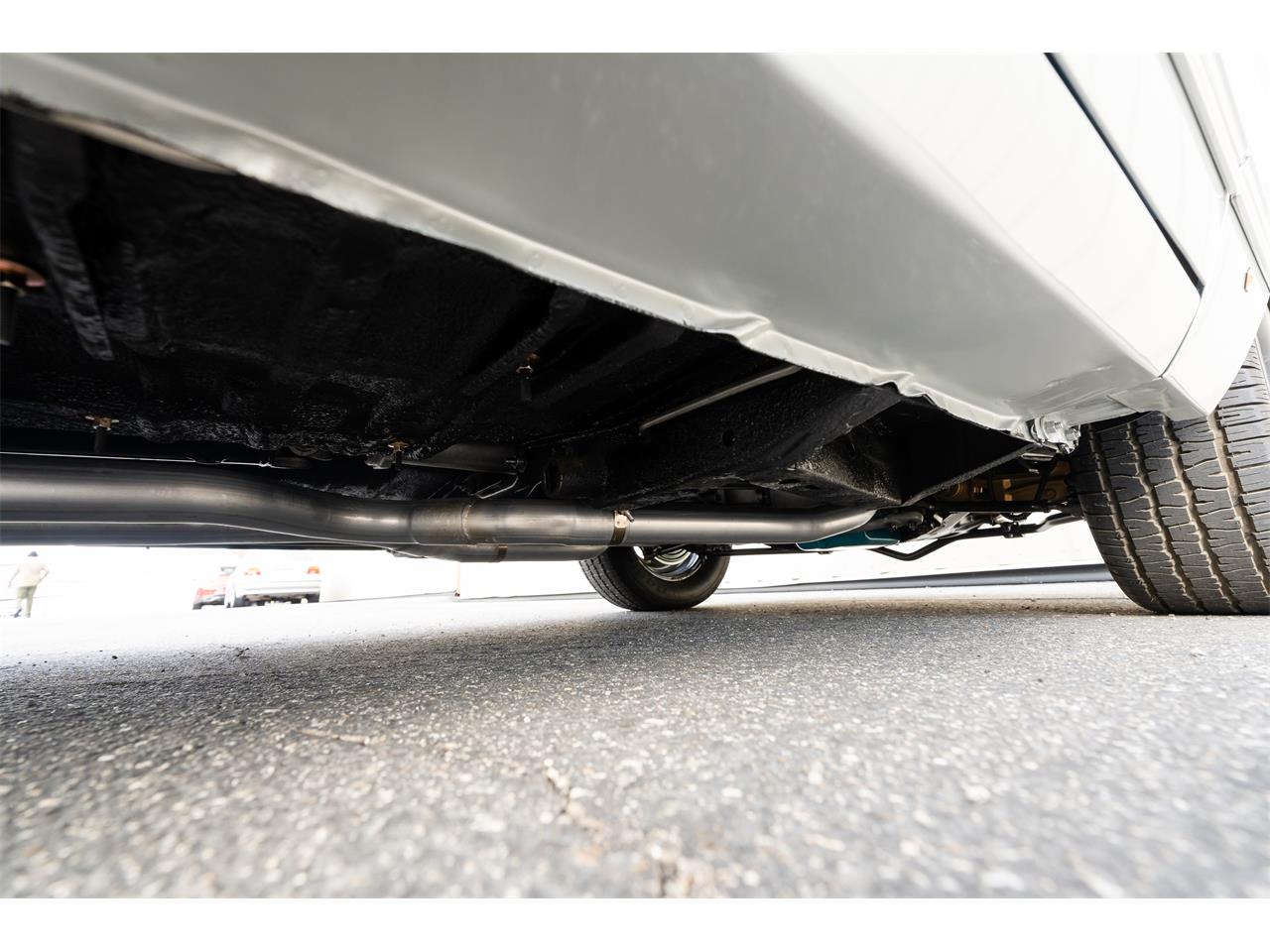 Plymouth-Satellite-1967-Bright-Blue-Pearl-White-40