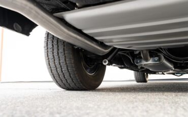 Plymouth-Satellite-1967-Bright-Blue-Pearl-White-41