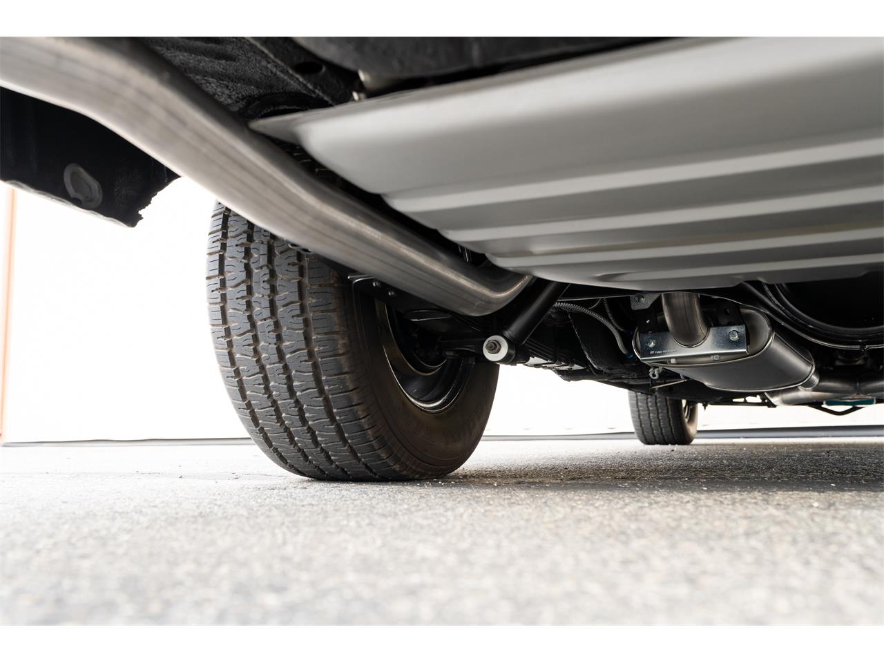 Plymouth-Satellite-1967-Bright-Blue-Pearl-White-41