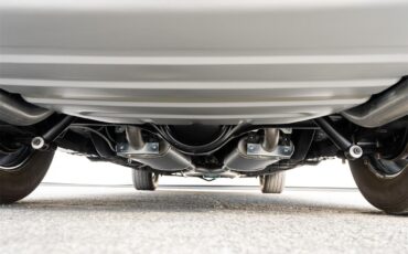 Plymouth-Satellite-1967-Bright-Blue-Pearl-White-42