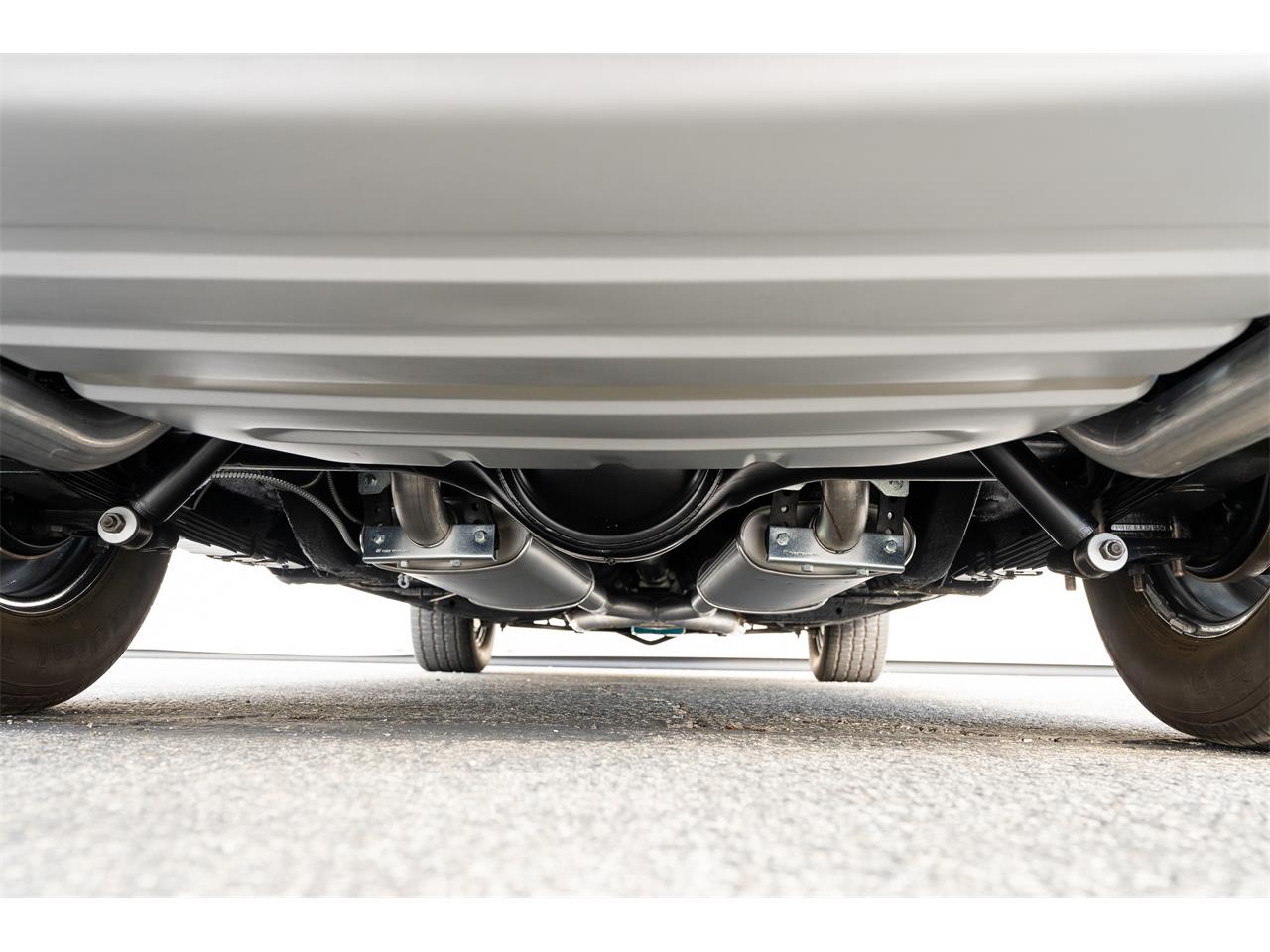 Plymouth-Satellite-1967-Bright-Blue-Pearl-White-42