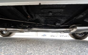 Plymouth-Satellite-1967-Bright-Blue-Pearl-White-45